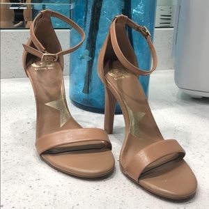 Gianni Bini Nude Heels 6